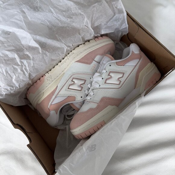 New Balance Women's 550 in White with Pink Sand and Sea Salt Size US 6.5 - Picture 1 of 6